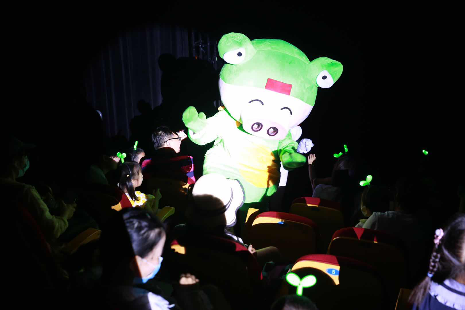 2021儿童剧《三只小猪奇遇记之水晶封印》宁波站