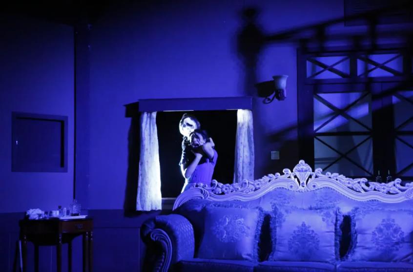 2021悬疑剧《我会半夜之前回来》郑州站