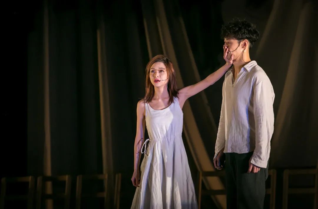 2021话剧《恋爱的犀牛》郑州站