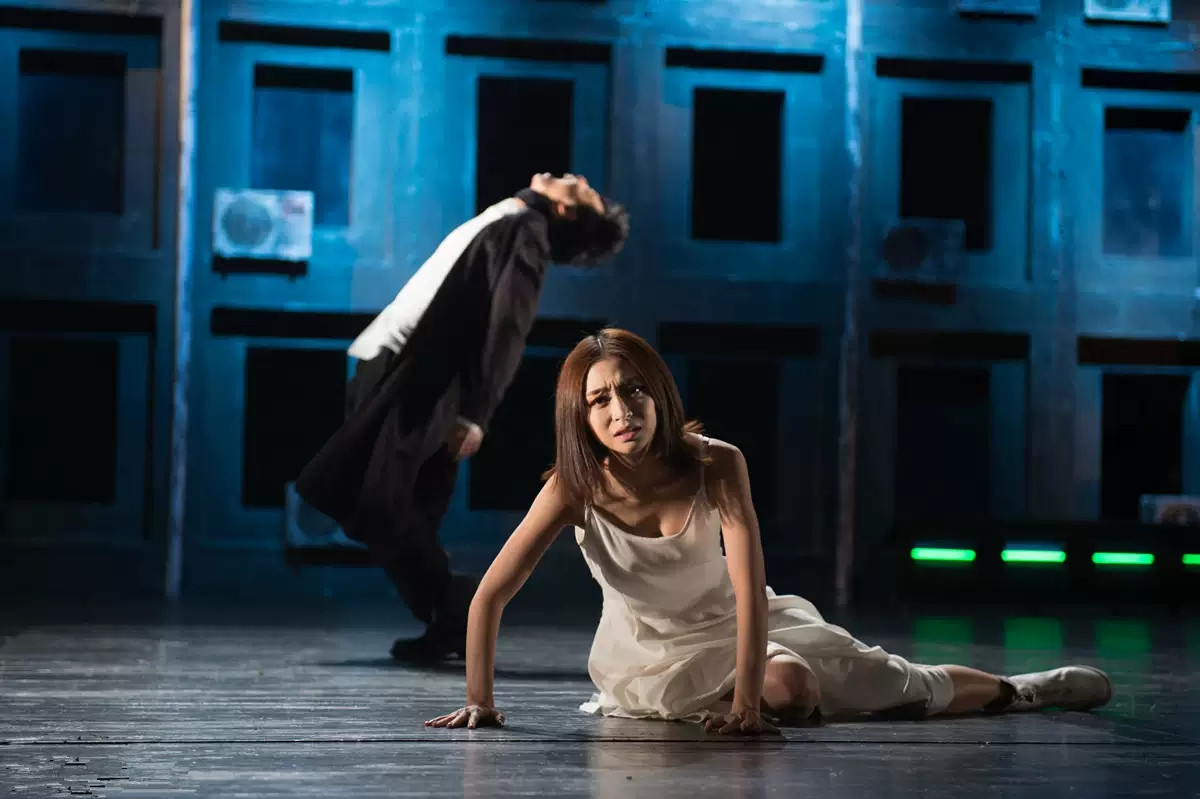 2021话剧《琥珀》郑州站