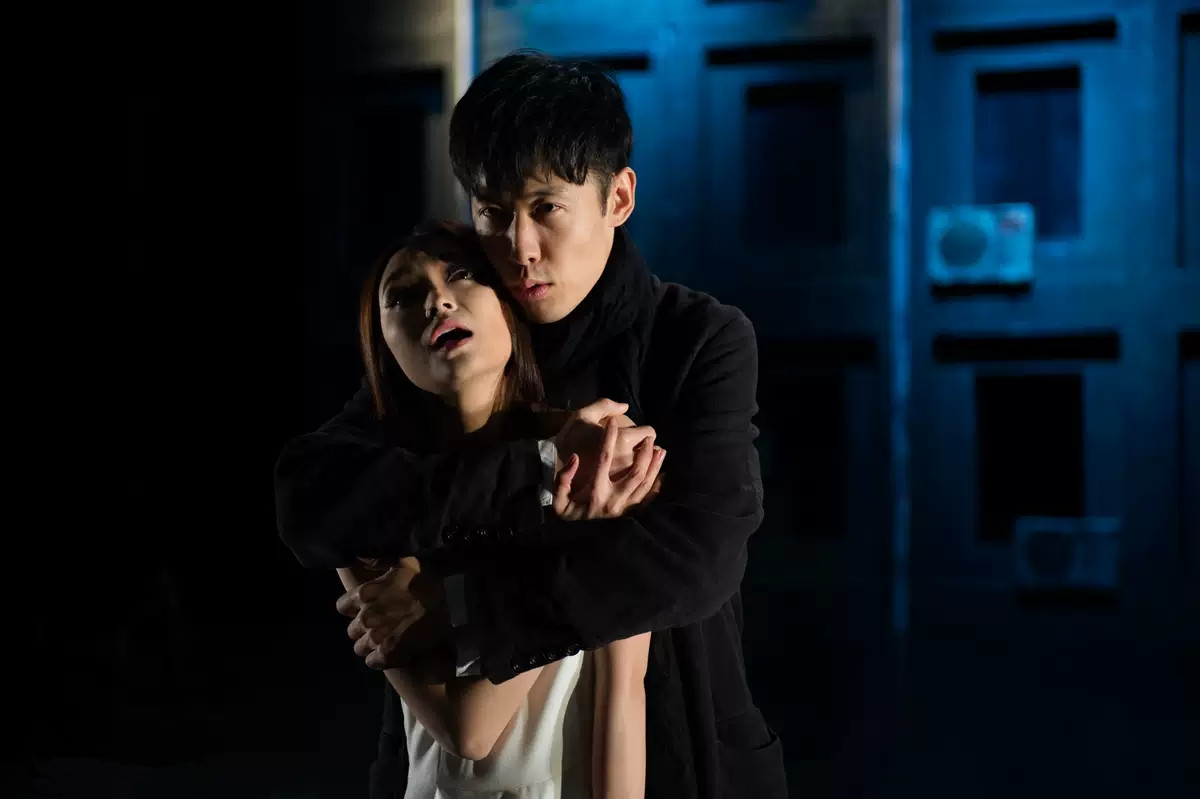 2021话剧《琥珀》郑州站