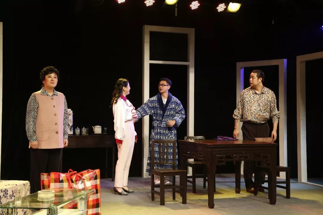 2021武汉人艺话剧《同船过渡》-苏州站 2021武汉人艺话剧《同船过渡》-苏州站