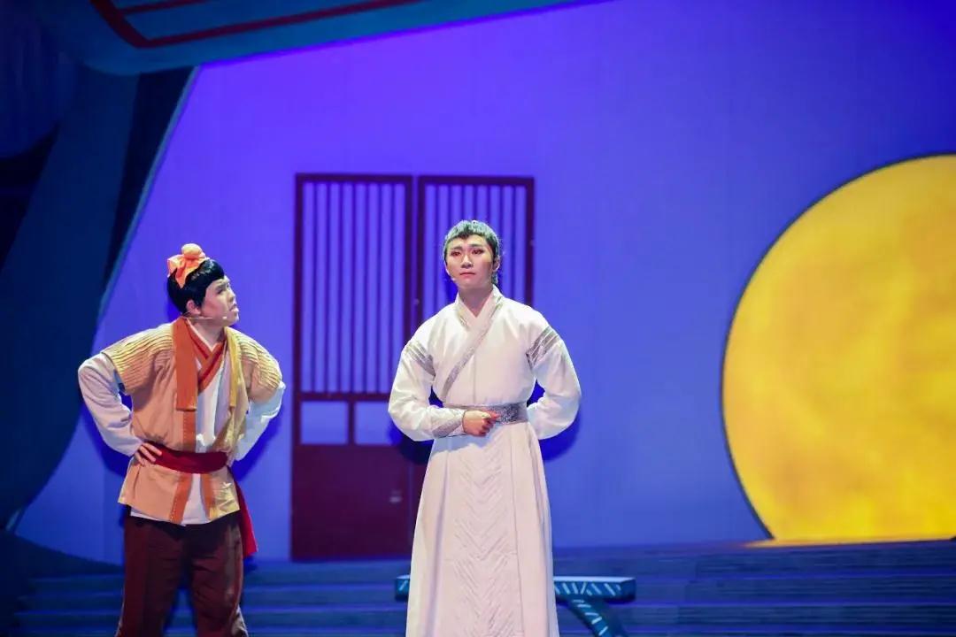 2021儿童剧《米小圈之李白白不白》郑州站在哪里演出？