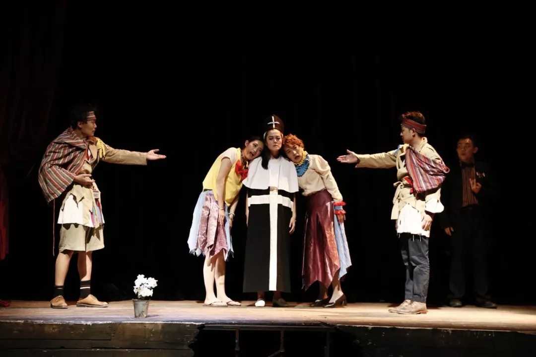 2021话剧《燃烧的疯人院》-南宁站