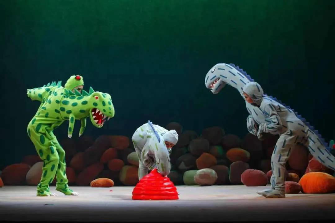 2021大型恐龙主题实景童话剧《你看起来好像很好吃》--南昌站