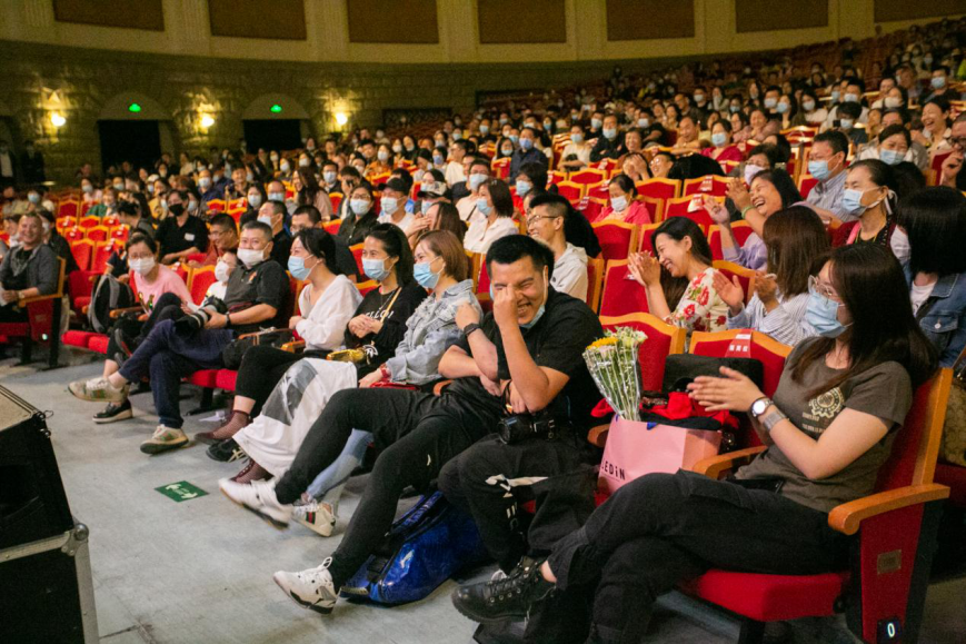 【脱口秀专场】精品喜剧大会X北喜2021年巨制--解压狂欢|东城爆笑专场 【脱口秀专场】精品喜剧大会X北喜2021年巨制--解压狂欢|东城爆笑专场