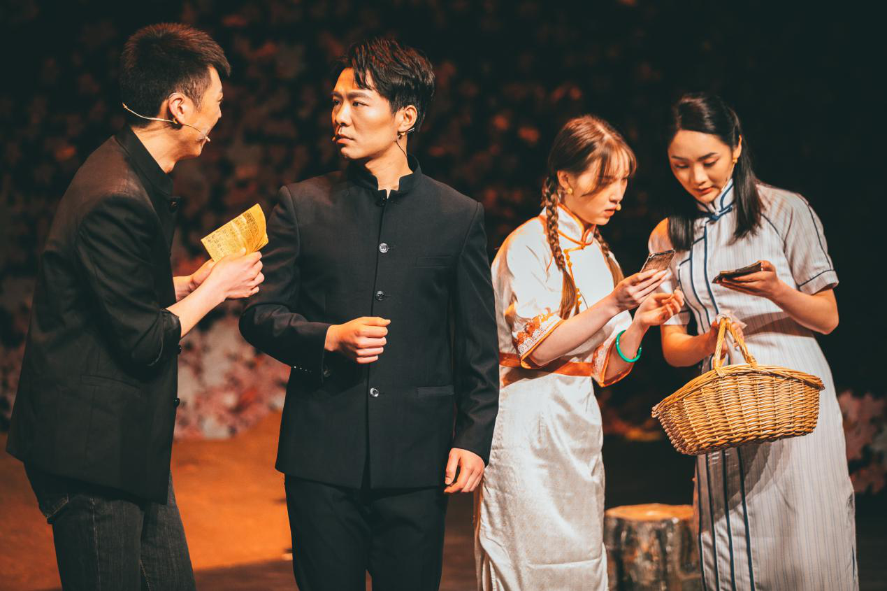 2022经典悲喜剧《奋不顾身的爱情》-成都站 2022经典悲喜剧《奋不顾身的爱情》-成都站