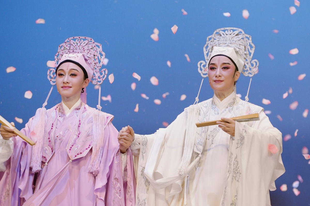 越剧《梁祝》成都站在哪里订票？