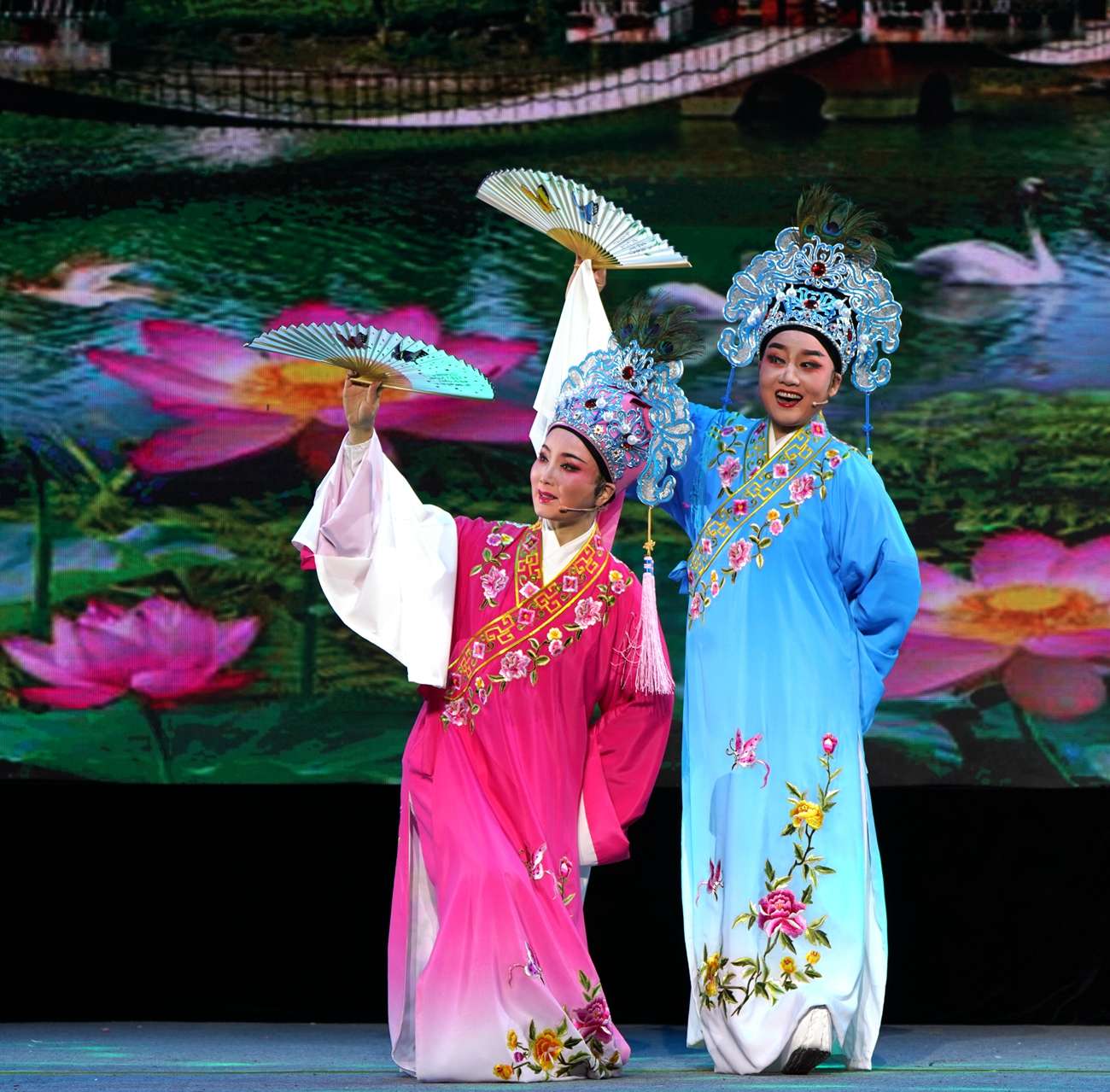 越剧《梁祝》成都站在哪里订票？