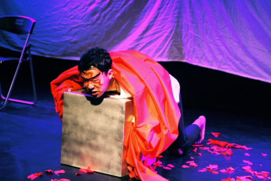 2021话剧《两只名为谷川的蟑螂飞行前的一个晚上》成都站门票价格、剧目介绍