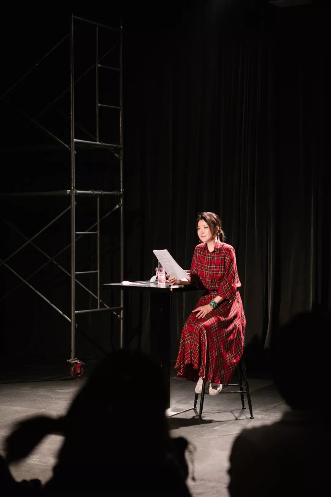 话剧《白兔子红兔子》成都站详情介绍、门票价格