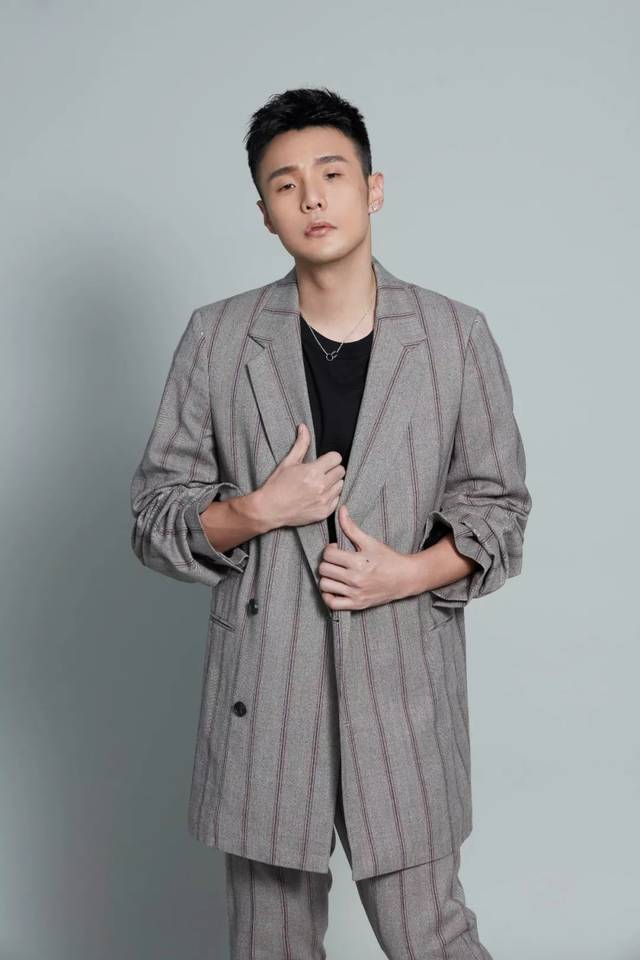 你听的李荣浩的“入坑曲”是什么？