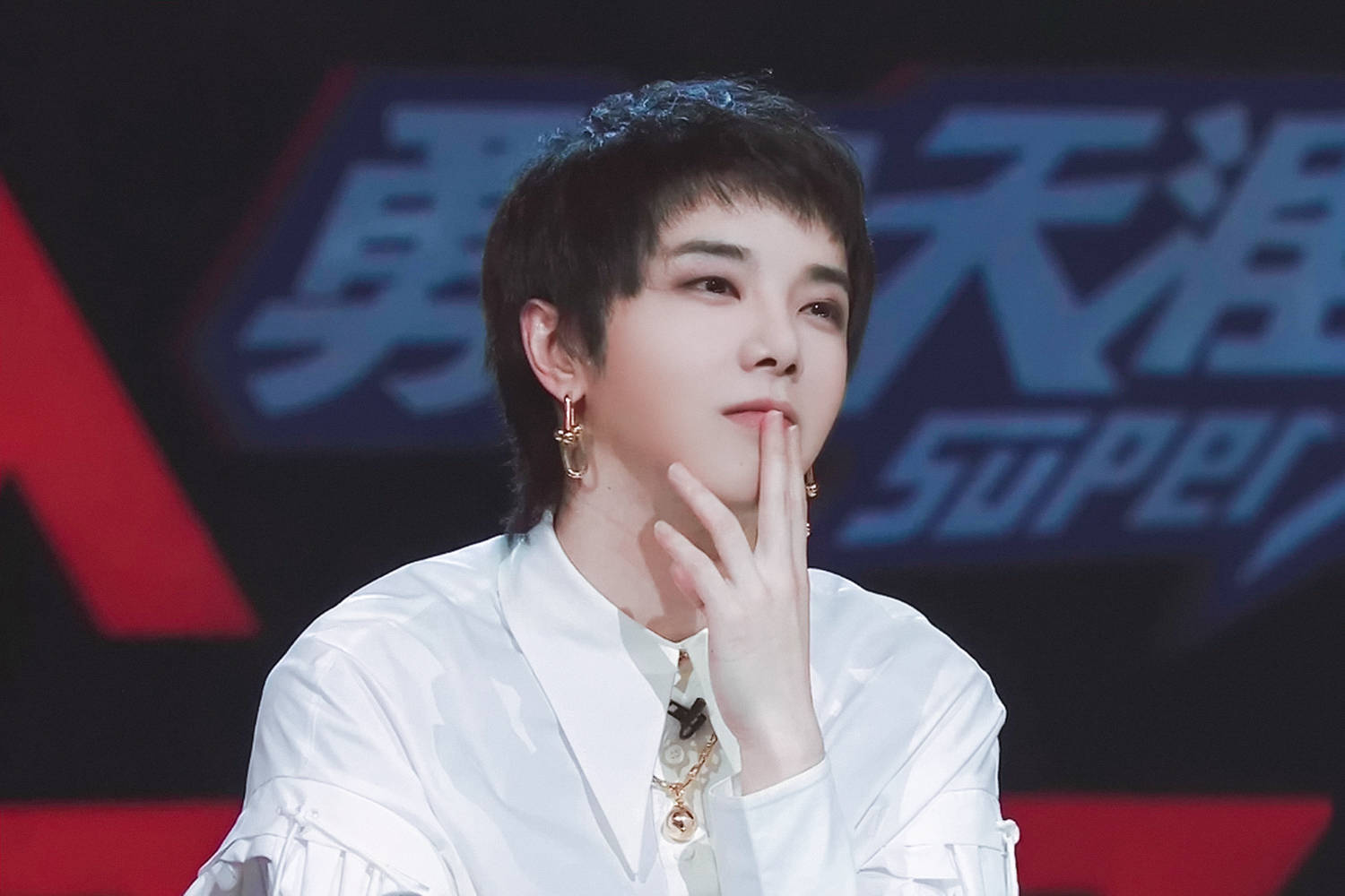 华晨宇和关晓彤怎么认识的？