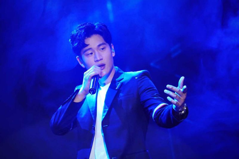 杨千嬅和周兴哲合唱了哪首歌曲？