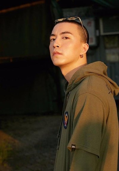 JONYJ为什么被叫做豆芽？