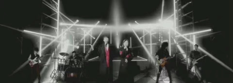 丁当和萧敬腾合唱了什么歌曲？