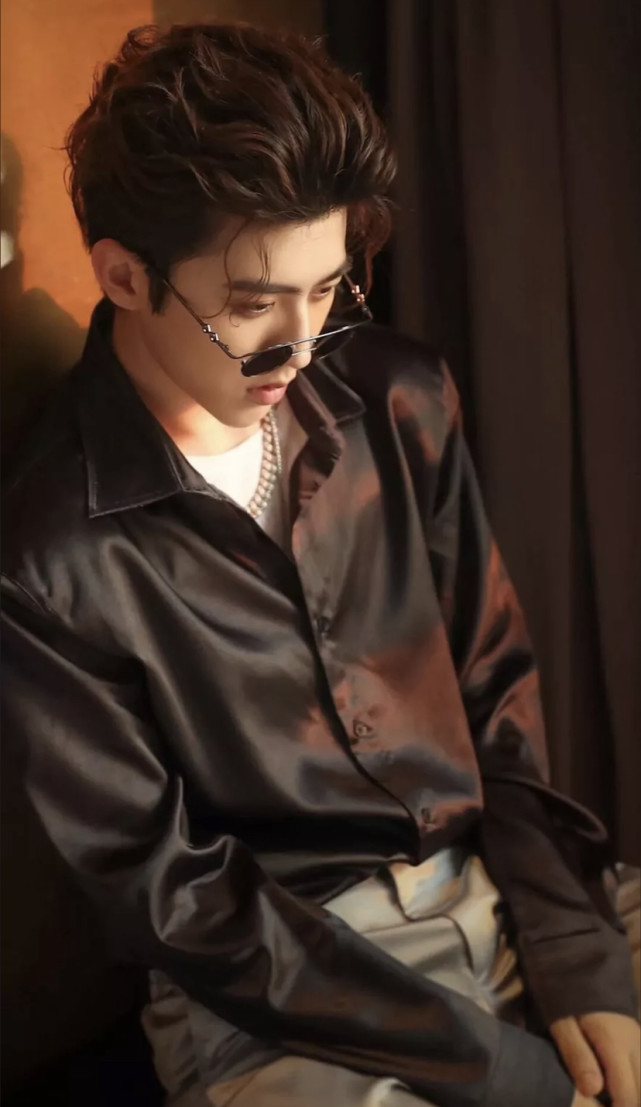 2022蔡徐坤南京演唱会在哪买票？门票多少钱？