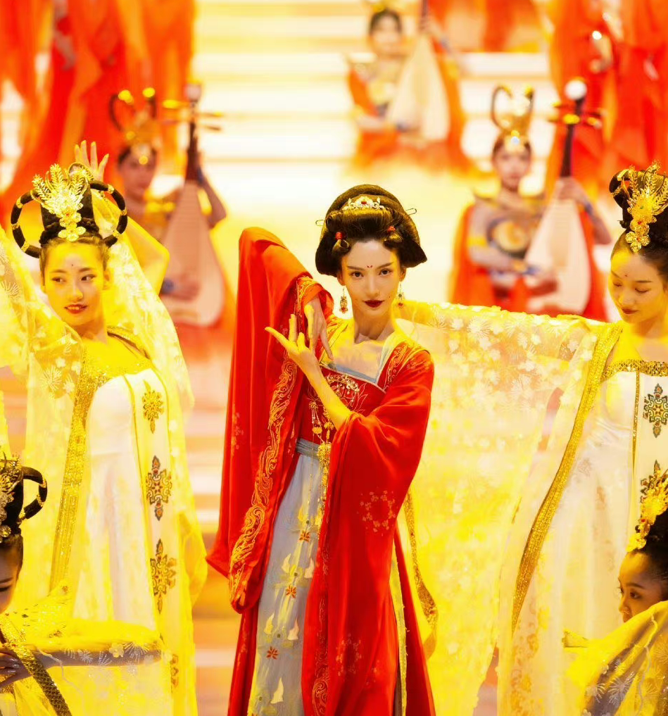 金晨在2021年的双11狂欢夜跳的舞叫什么？
