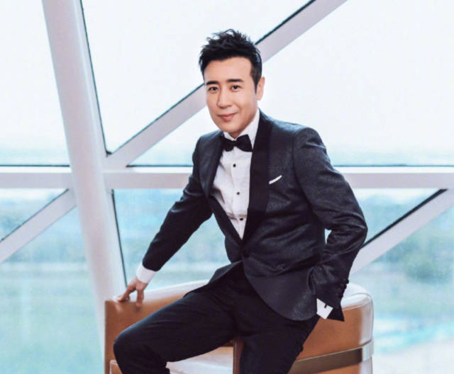 为什么于和伟给别人发语音回声很大？