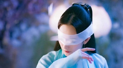 为什么说在《斛珠夫人》中杨幂的打戏让人梦回白浅呢？