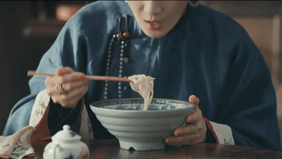 蒋勤勤在什么剧中吃面嗦筷子？