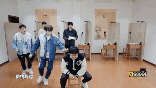 邓超在什么节目中学张学友唱歌？