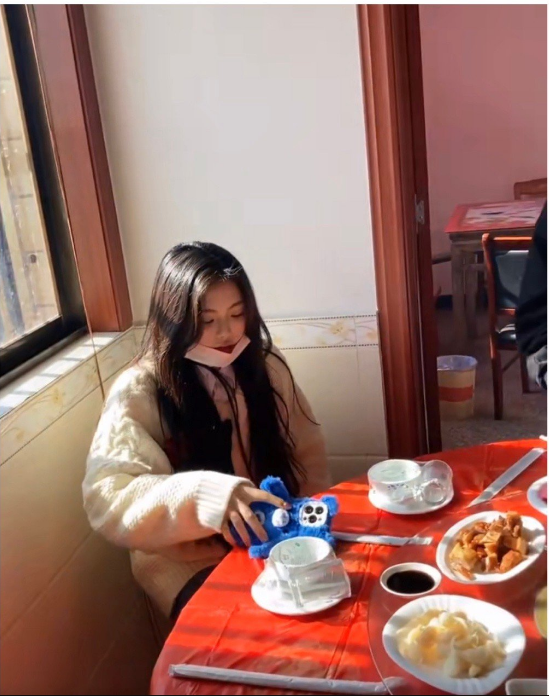 杨超越为什么回老家了？