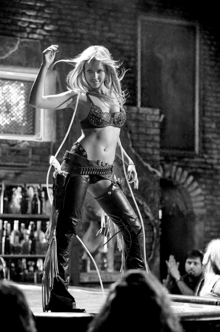 《罪恶之城》：暴力摧毁一切，也保护一切