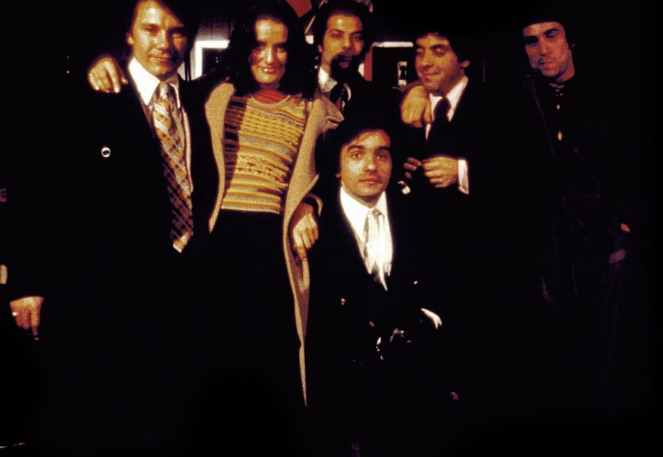 《穷街陋巷》：戏谑外壳下的悲哀故事