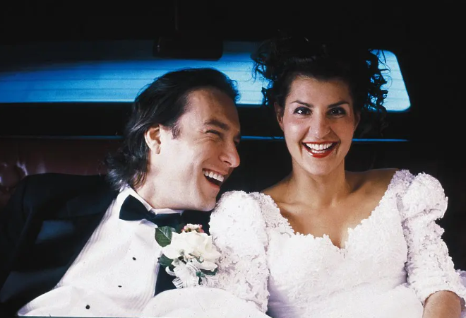 《我盛大的希腊婚礼》：大家族中的文化冲突与融合