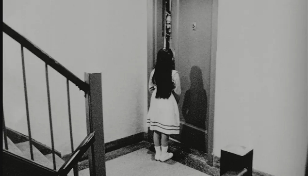 《死亡密码》：低成本的科幻上乘电影