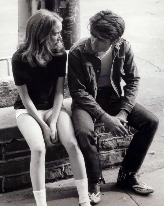 《穷山恶水》（又名《恶土》）：文艺版的邦妮克莱德