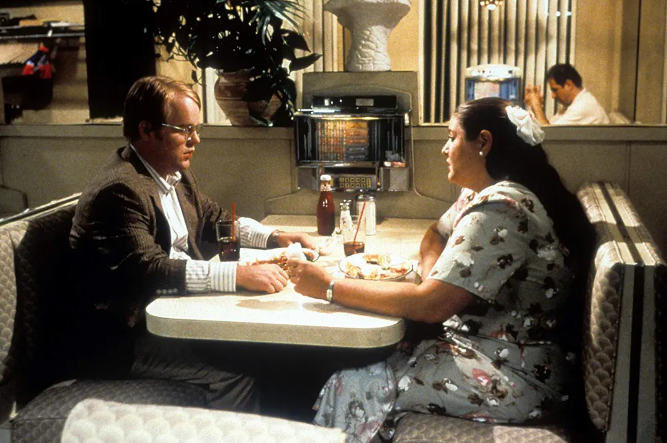 《爱我就让我快乐》：人生交叉线故事