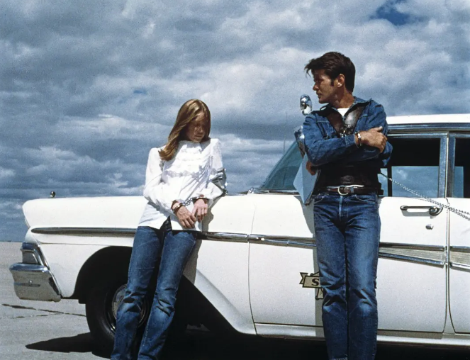 《穷山恶水》（又名《恶土》）：文艺版的邦妮克莱德