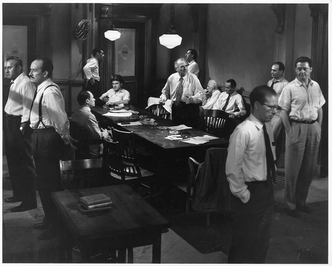 《十二怒汉》:混沌民族的希望之光 《十二怒汉》:混沌民族的希望之光