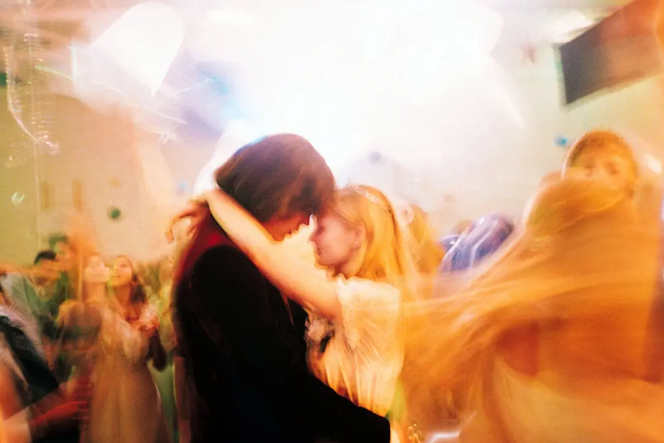 《处女之死》：关于青春被禁锢的故事