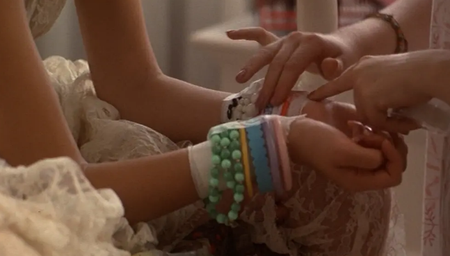 《处女之死》：关于青春被禁锢的故事