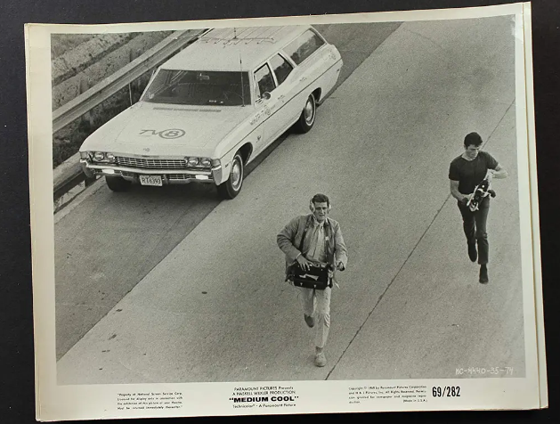 《冷酷媒体》：半记录的影像志