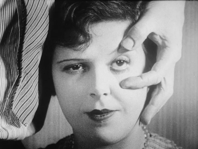 《一条安达鲁狗》：超现实主义的经典之作