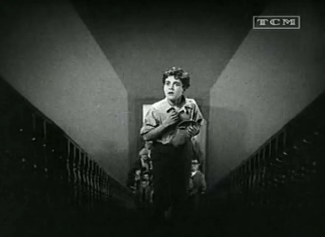 《群众》：生活的困境与理想