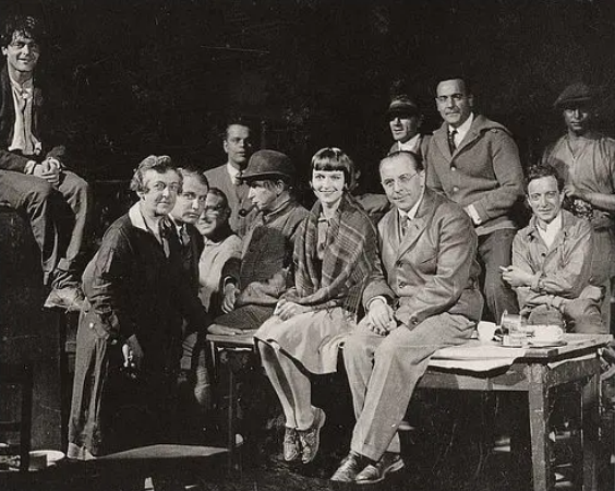 《潘多拉的魔盒》：欲望带来的悲剧