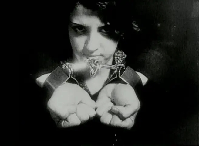 纯语言类型的典范之作:《界限》 纯语言类型的典范之作:《界限》