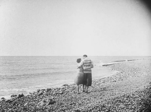 《一条安达鲁狗》：超现实主义的经典之作