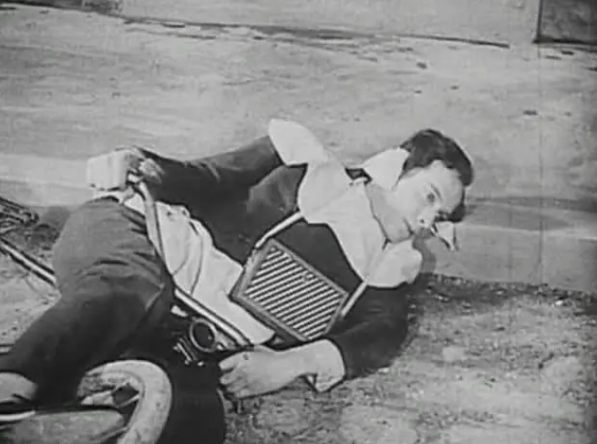 《一条安达鲁狗》：超现实主义的经典之作