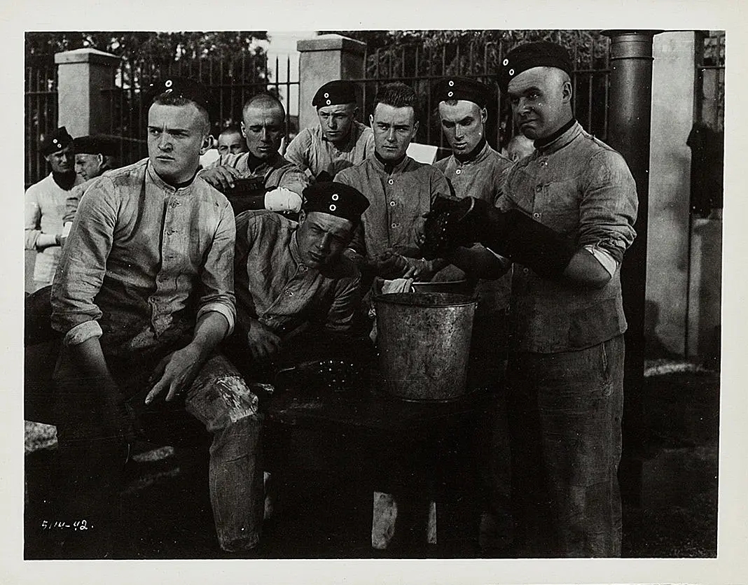 美国经典的反战影片：《西线无战事》