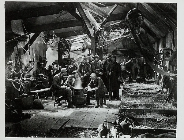 美国经典的反战影片：《西线无战事》