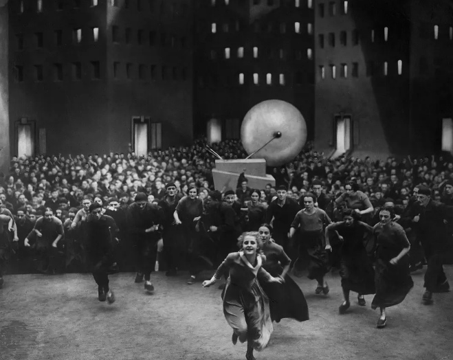 《大都会》:表现主义经典之作 《大都会》:表现主义经典之作