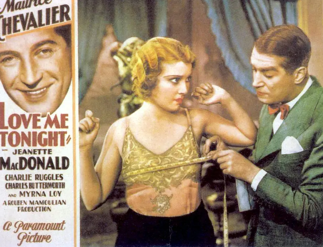 《爱我在今宵》：用镜头语言制造笑料