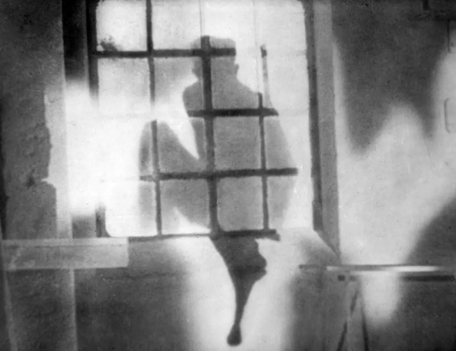 《吸血鬼》:比现代恐怖片更具有心理震撼性 《吸血鬼》:比现代恐怖片更具有心理震撼性