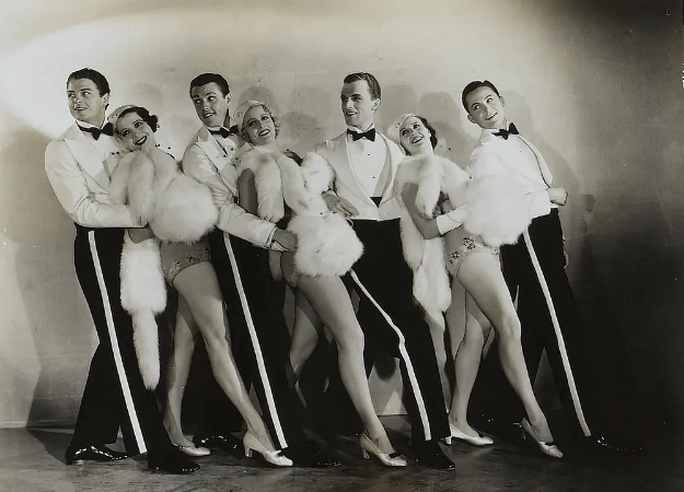 《第四十二街》：一切歌舞剧陈词滥调的鼻祖